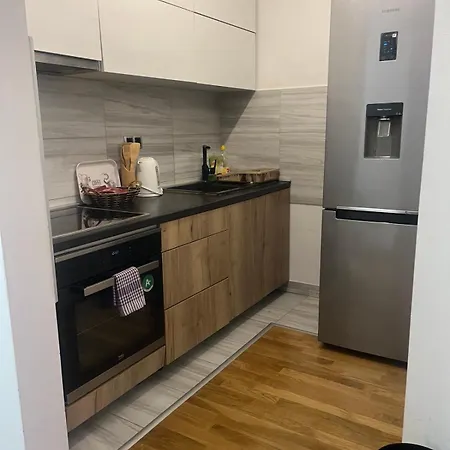 Bulevar Sa Parking Mjestom