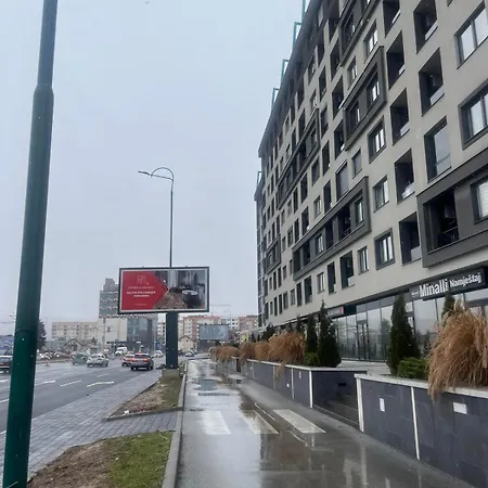 Bulevar Sa Parking Mjestom *