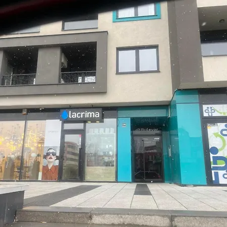 Bulevar Sa Parking Mjestom 아파트 *