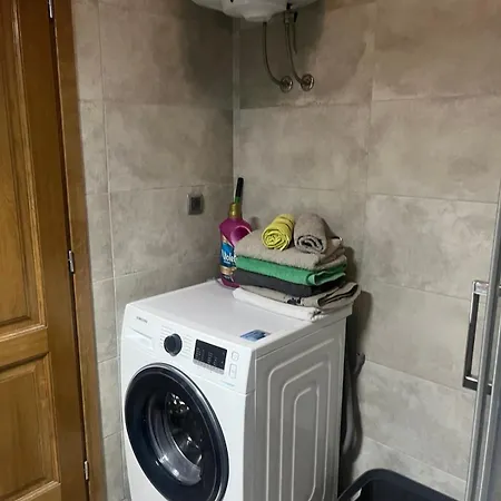 Bulevar Sa Parking Mjestom * 사라예보