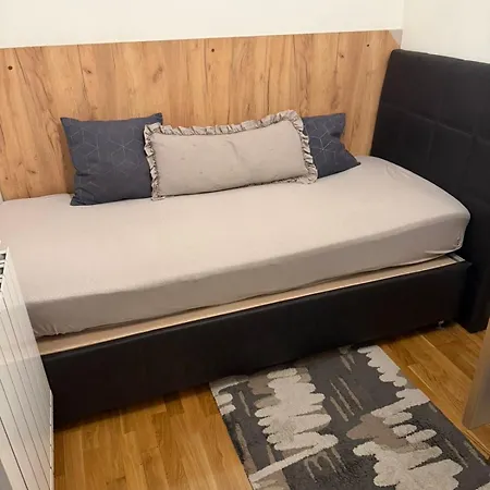 Bulevar Sa Parking Mjestom Saraievo